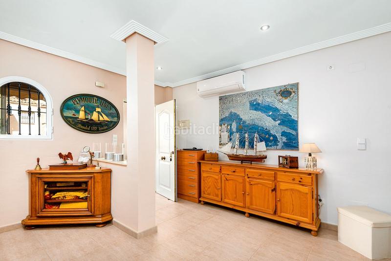 Foto 627c6982-38cf-4476-aca1-b6c4e34b909a. Chalet en calle rosa 1 magnífico chalet independiente costa con piscina y garaje privados. en Orihuela