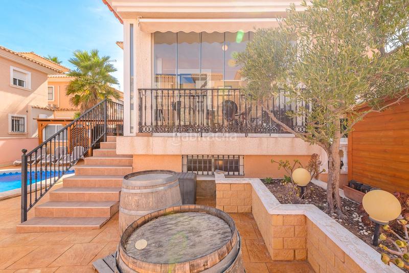 Foto 6ce87bf9-cff4-49cb-a081-7ceebcb6bc7f. Chalet en calle rosa 1 magnífico chalet independiente costa con piscina y garaje privados. en Orihuela