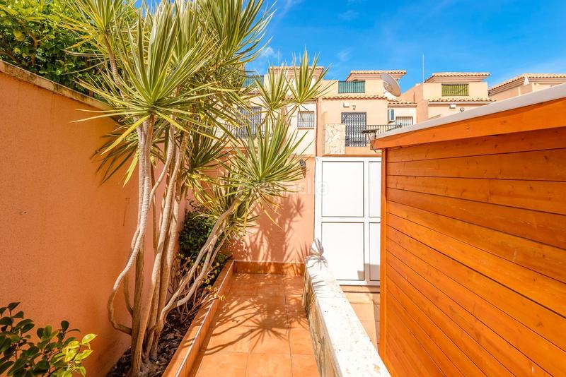 Foto 7e2bc4c4-4937-4c36-ae4c-d0feae1d8700. Chalet en calle rosa 1 magnífico chalet independiente costa con piscina y garaje privados. en Orihuela