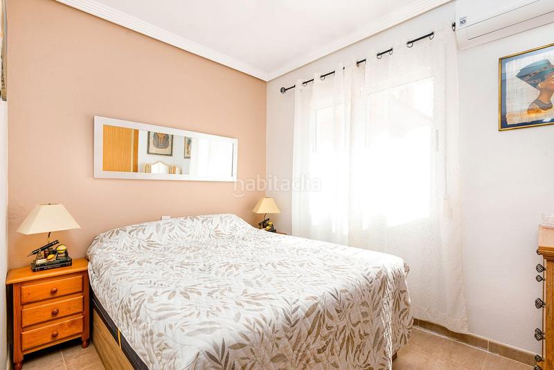 Foto 831bf229-594a-422e-b974-9deda3cc41d0. Chalet en calle rosa 1 magnífico chalet independiente costa con piscina y garaje privados. en Orihuela