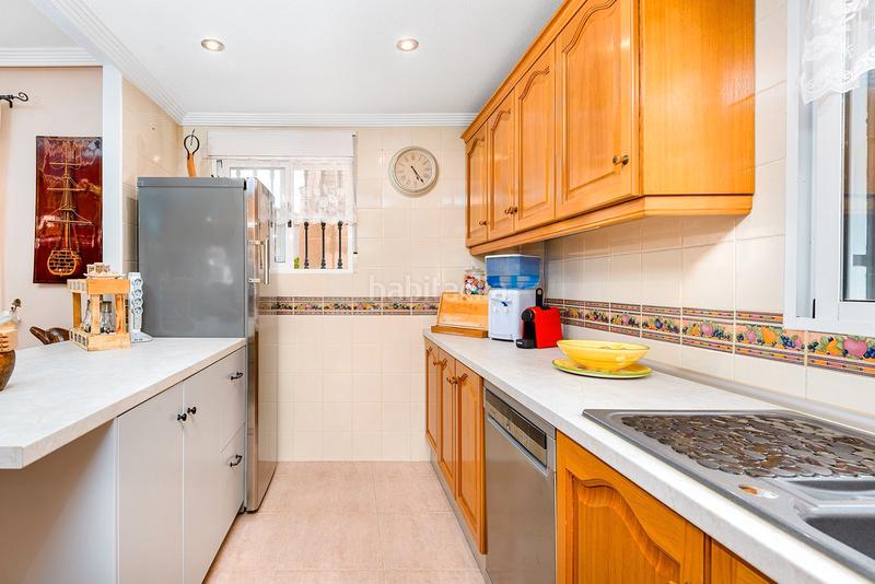 Foto a26f41ac-6e45-4e92-8bb6-5917c1735dd1. Chalet en calle rosa 1 magnífico chalet independiente costa con piscina y garaje privados. en Orihuela