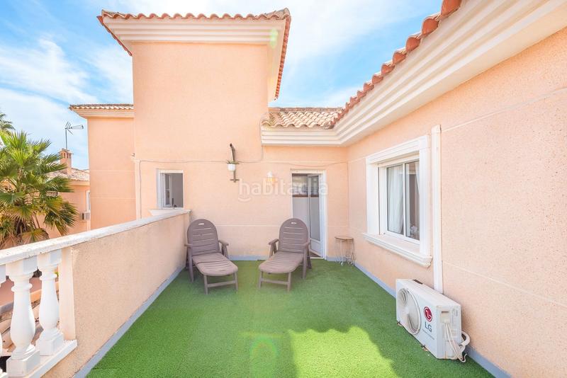Foto af61663c-3da4-472d-984f-689478c2ecf2. Chalet en calle rosa 1 magnífico chalet independiente costa con piscina y garaje privados. en Orihuela