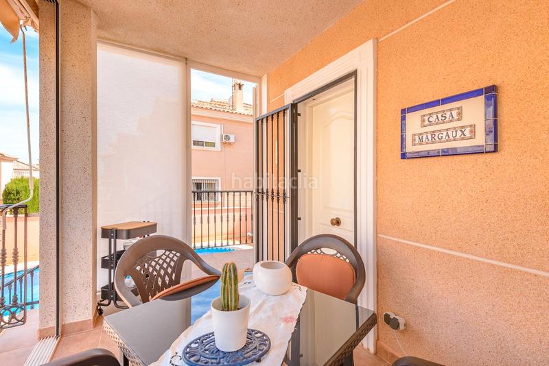 Foto b3739172-0c81-4119-b033-b459b012c52a. Chalet en calle rosa 1 magnífico chalet independiente costa con piscina y garaje privados. en Orihuela