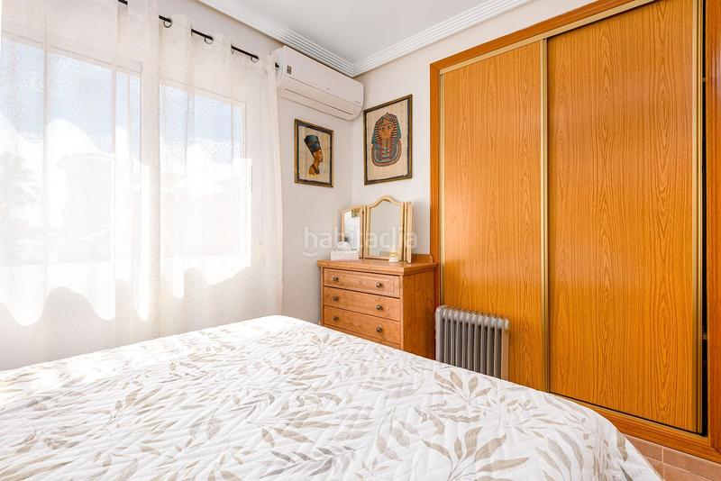 Foto b9db7955-3256-4c45-8e53-28c82d7d178b. Chalet en calle rosa 1 magnífico chalet independiente costa con piscina y garaje privados. en Orihuela