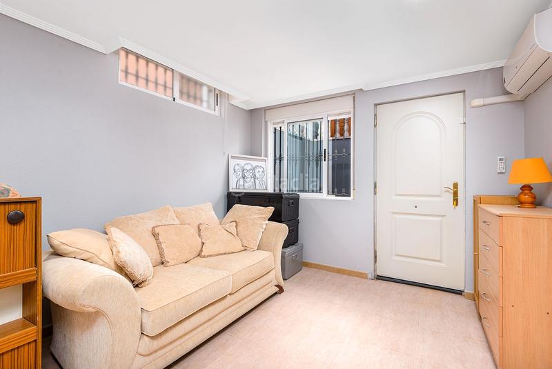 Foto be59ef6d-911a-4805-9bc0-a90f1d26171d. Chalet en calle rosa 1 magnífico chalet independiente costa con piscina y garaje privados. en Orihuela