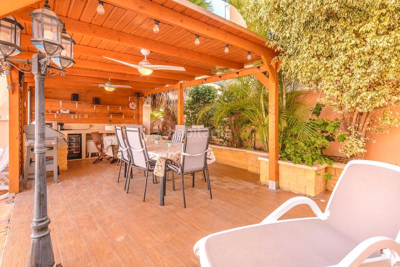 Foto c0f50735-f460-4169-a542-94cb7a1003c6. Chalet en calle rosa 1 magnífico chalet independiente costa con piscina y garaje privados. en Orihuela
