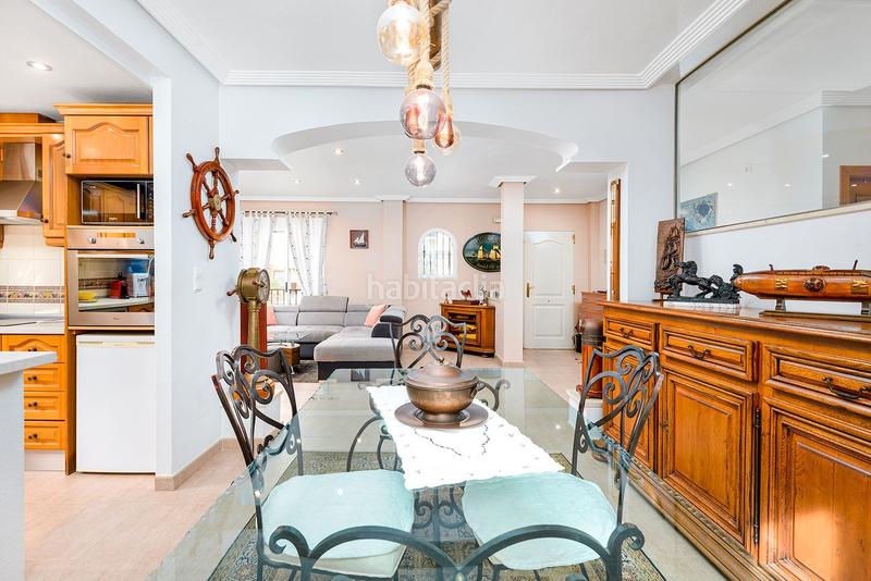 Foto cea2a8d4-cdbc-4d4b-8f20-a81b9de845f6. Chalet en calle rosa 1 magnífico chalet independiente costa con piscina y garaje privados. en Orihuela