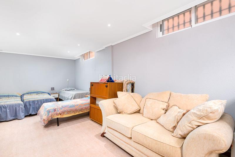 Foto d6bf0bdf-7719-4e08-8bea-5de054262b55. Chalet en calle rosa 1 magnífico chalet independiente costa con piscina y garaje privados. en Orihuela