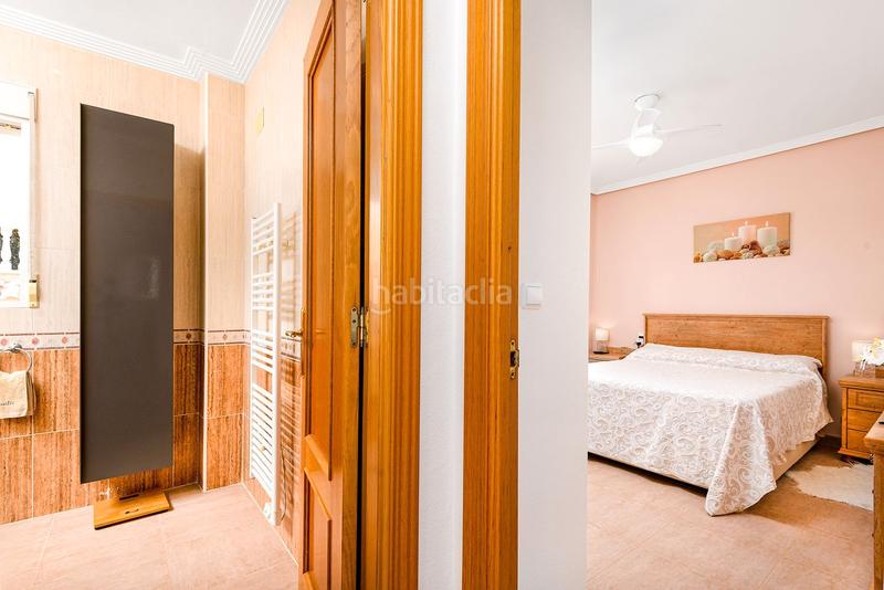 Foto dc224e85-7f2e-43a4-ab44-a7ca0e756e65. Chalet en calle rosa 1 magnífico chalet independiente costa con piscina y garaje privados. en Orihuela