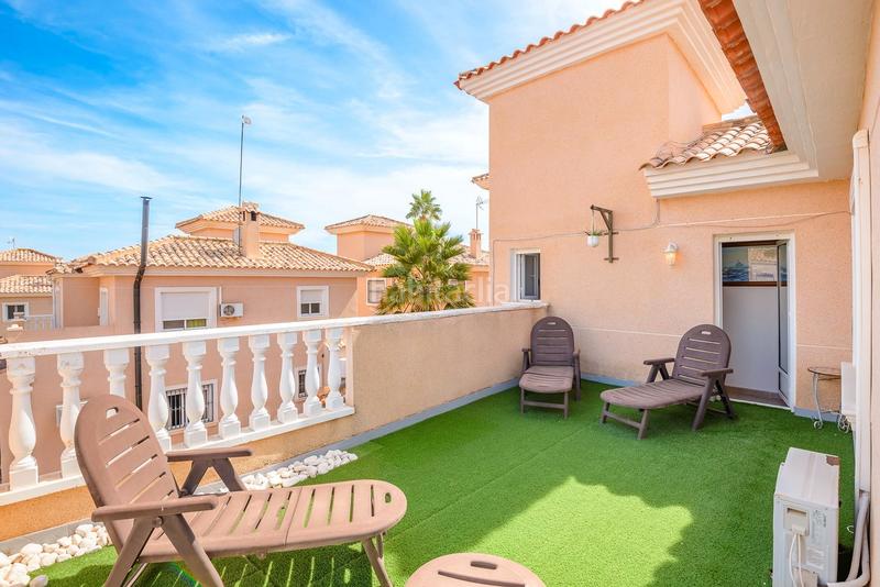 Foto dd1e77c0-8e69-4812-9b7d-e0333c98e02c. Chalet en calle rosa 1 magnífico chalet independiente costa con piscina y garaje privados. en Orihuela