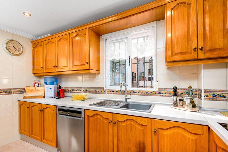 Foto eb9a85c2-6039-4de7-97c3-7e07d7e92b98. Chalet en calle rosa 1 magnífico chalet independiente costa con piscina y garaje privados. en Orihuela