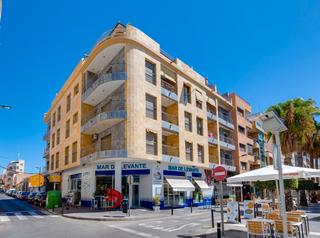 Pis  Calle de pedro lorca 54. Vivienda elegantemente amueblada entre el centro urbano y la pla