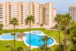 Appartement  Camí de fondo 2. Amplio apartamento a pocos metros de la playa muchavista