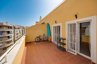 Pis  Calle san pascual. Ático de 2 dormitorios en pleno corazón de torrevieja