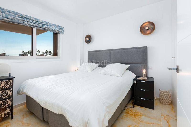 Foto 684a21ab-5c80-45f4-a270-1cb60e1e4a8c. Pis a calle ciclón 8 a Punta Prima Orihuela