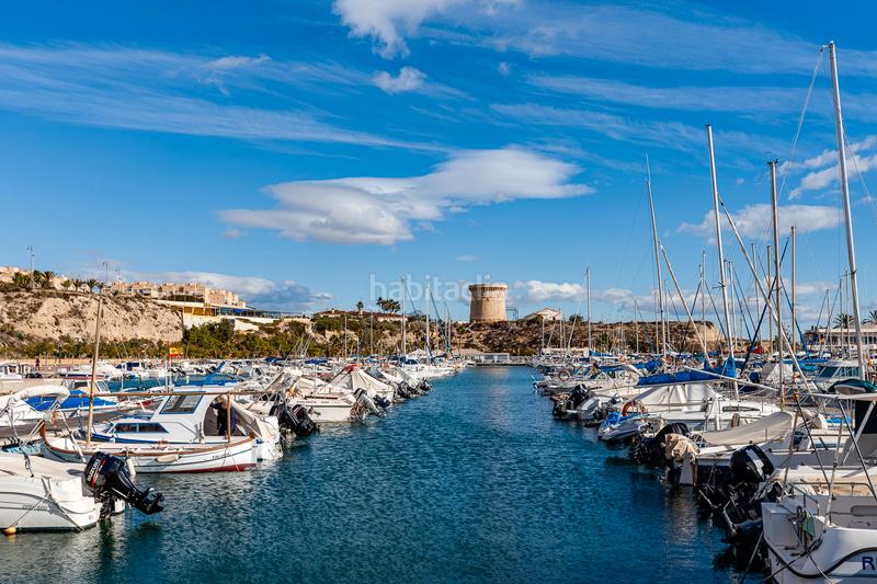 Foto f24f69b3-fbfd-408e-a4aa-10a9dd192edf. Attique dans carrer sant bartomeu 120 dans Campello Playa Campello (el)