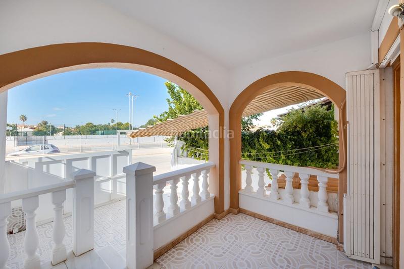 Foto ec4adaf2-b964-4529-865d-0eb9404851f5. Casa a schiera in calle cesar rodriguez mateo 116 in Torrevieja