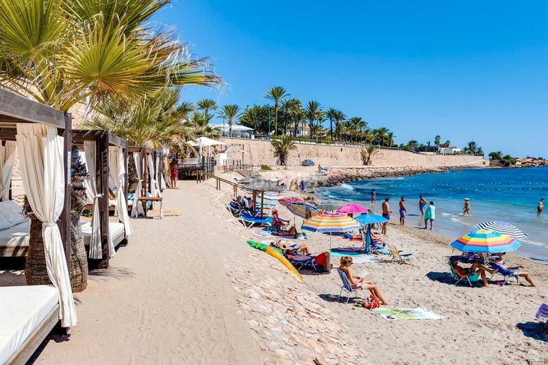 Foto 45996ace-0168-429f-9842-aa2f5cadcf72. Semi detached house in avenida de londres 42 in Los Balcones y los Altos Orihuela