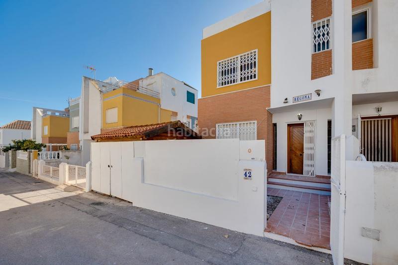 Foto 54269aae-9456-4f39-bc75-99a135dbe691. Semi detached house in avenida de londres 42 in Los Balcones y los Altos Orihuela