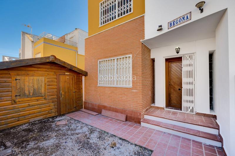Foto 5b8abdd3-a23b-4f9a-9be6-142da5dc49a4. Semi detached house in avenida de londres 42 in Los Balcones y los Altos Orihuela
