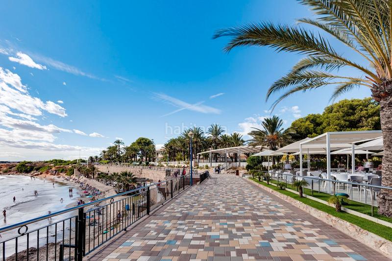 Foto a1f5bf67-6c3a-4df6-8792-44e0566eb89d. Semi detached house in avenida de londres 42 in Los Balcones y los Altos Orihuela