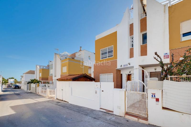 Foto cfaf6e3d-5ffd-47ae-ae5c-5a8f8a6697f8. Semi detached house in avenida de londres 42 in Los Balcones y los Altos Orihuela