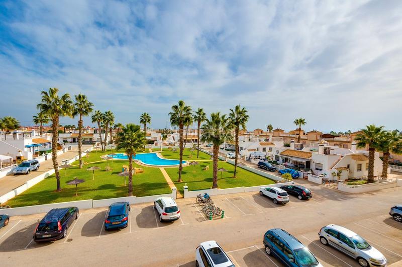 Foto 3cdf9303-aa77-4e35-a27d-503d7d0f19d0. Pis a calle victoria 8 a La Florida Orihuela