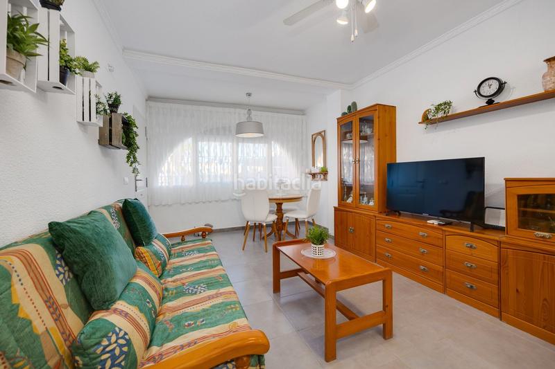 Foto 2ea63fc8-83ad-42e3-8b5a-4069815a40db. Casa adossada a calle doctor alexander fleming 49 a Torrevieja