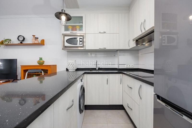 Foto 612a7ba6-73fc-4d0a-a3f1-42dc5aad0e6a. Casa adossada a calle doctor alexander fleming 49 a Torrevieja