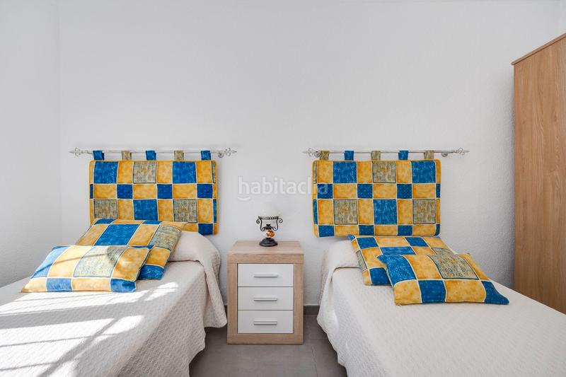 Foto bba65daf-9af0-4bca-9219-1811a07113b6. Casa adossada a calle doctor alexander fleming 49 a Torrevieja