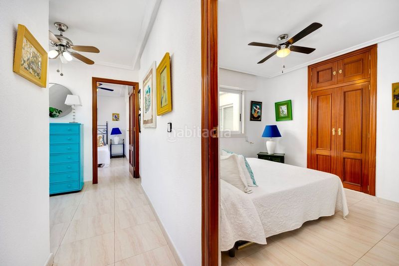 Foto bc2f1444-7402-4045-a004-a9d7a67cf6fa. Dúplex a calle moriones 4 a Las Piscinas Naturales Torrevieja