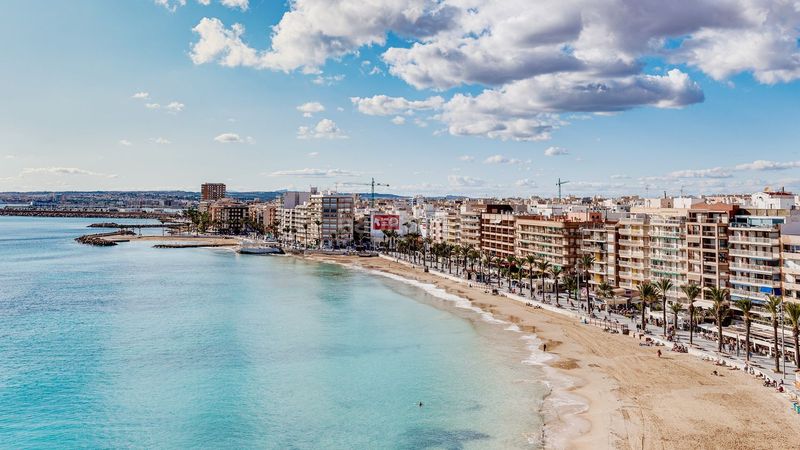 Foto d333a12b-188b-4336-8544-3c18bee3b6ac. Dúplex a calle moriones 4 a Las Piscinas Naturales Torrevieja