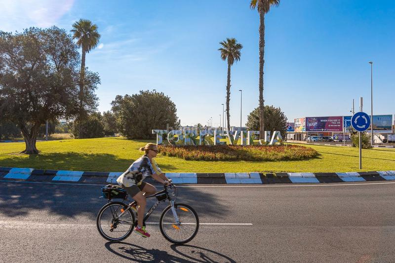 Foto 09624c36-9f9f-49f6-a8ca-977b6bf3c78e. Reihenhaus in calle río danubio 695 in Zona Carrefour - Urbanizaciones Torrevieja