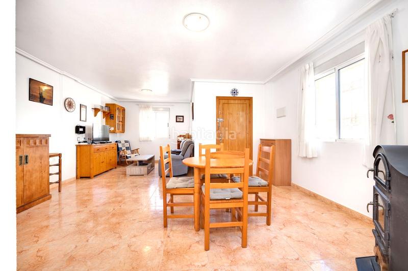 Foto 48f5cabc-4c90-4eb1-9456-0ad55dd4e18d. Reihenhaus in calle río danubio 695 in Zona Carrefour - Urbanizaciones Torrevieja