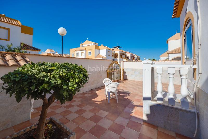 Foto 814ee3ad-d6bc-40a0-b866-0fcaeeee2a21. Reihenhaus in calle río danubio 695 in Zona Carrefour - Urbanizaciones Torrevieja