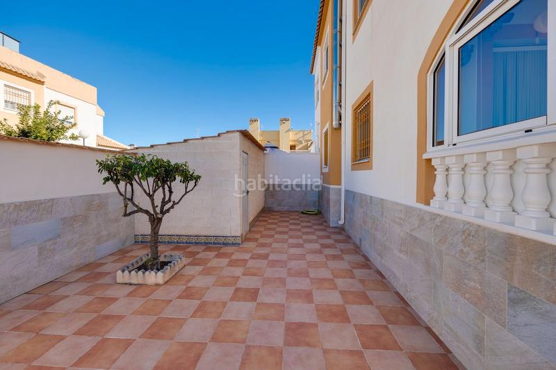 Foto bb3918a3-8a8c-478c-b2e4-74ddb15b2241. Reihenhaus in calle río danubio 695 in Zona Carrefour - Urbanizaciones Torrevieja