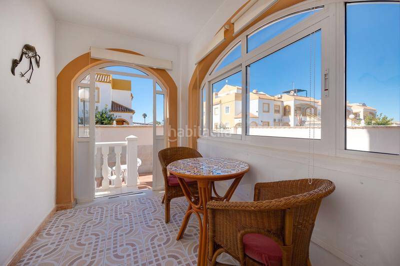 Foto d64aa081-d2a3-4796-bd8d-f06d6d9787c4. Reihenhaus in calle río danubio 695 in Zona Carrefour - Urbanizaciones Torrevieja