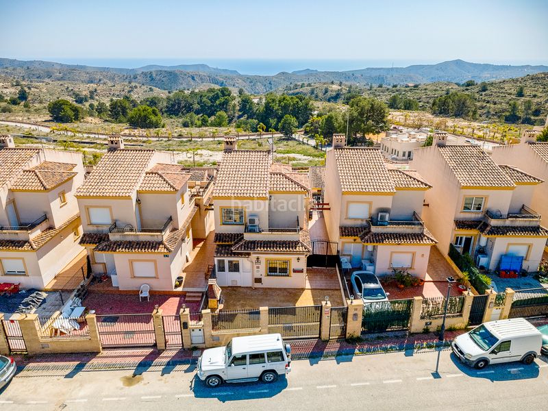 Foto a8bb8f80-58e1-4c60-9e8c-8c6b475bd93b. Casa amb piscina a Aigües