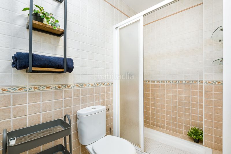 Foto fae57720-1866-4879-a673-7b13858c71fe. Casa amb piscina a Aigües