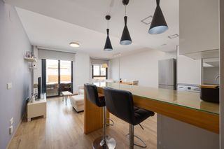 Piso  Calle joaquín chapaprieta 68. Piso moderno en pleno centro de torrevieja, con garaje y traster