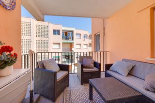 Appartement à Carrer de gabriel miro 8. Piso reformado a un paso de la playa