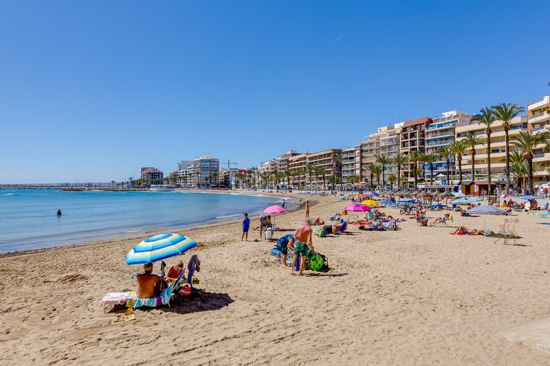Foto efe273d1-fd76-4fb3-ac26-0f6395637208. Pis a calle timonel 2 a Zona Playa del Cura Torrevieja