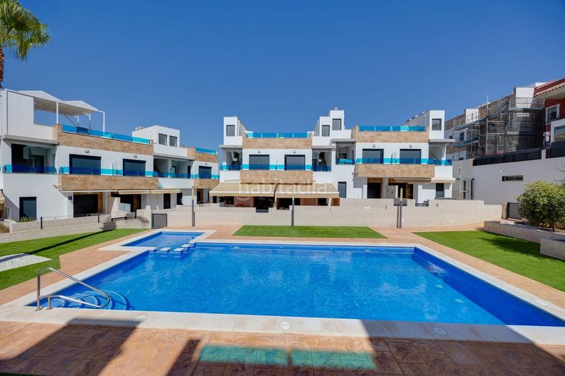 Foto 061e62ed-bd6e-4b80-93e2-215116559e3d. Casa adossada a calle carmen laforet 58 a Bigastro