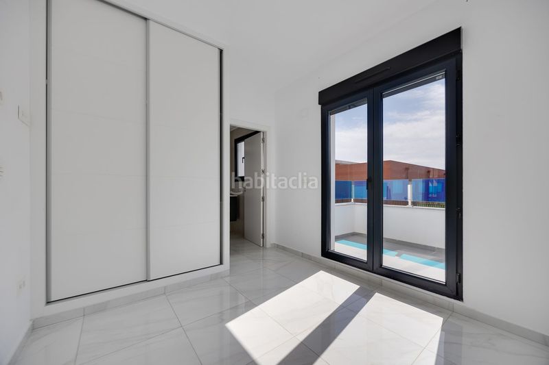 Foto 4ab4ef47-ba22-4e3f-a513-7c1324c34c5d. Casa adossada a calle carmen laforet 58 a Bigastro