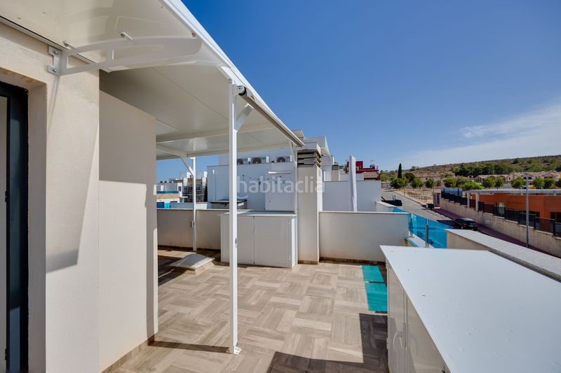 Foto 5aec648f-ac85-4b84-9860-1950dd63d7d6. Casa adossada a calle carmen laforet 58 a Bigastro
