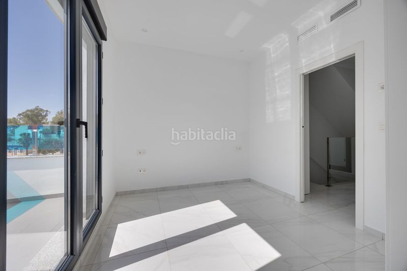 Foto 65c5cf41-988a-41e2-8563-a89557c8fcbd. Casa adossada a calle carmen laforet 58 a Bigastro