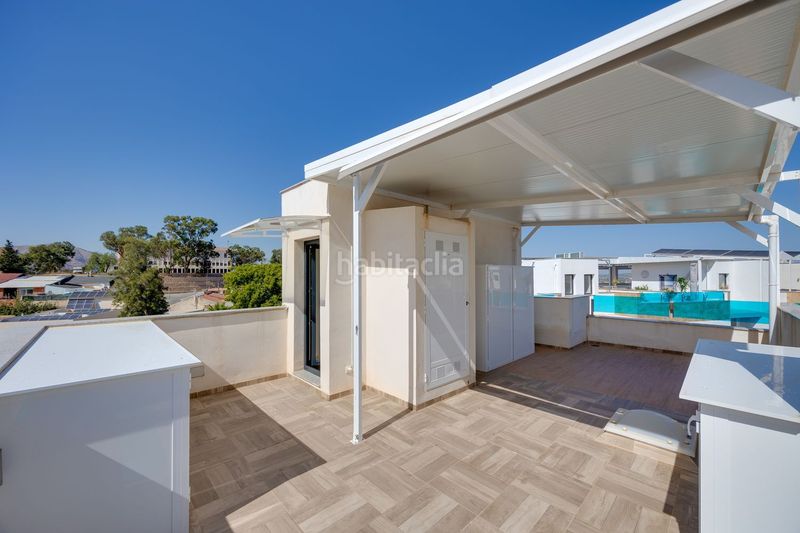 Foto b0601ab5-8127-40f0-b2c8-df31726c9712. Casa adossada a calle carmen laforet 58 a Bigastro