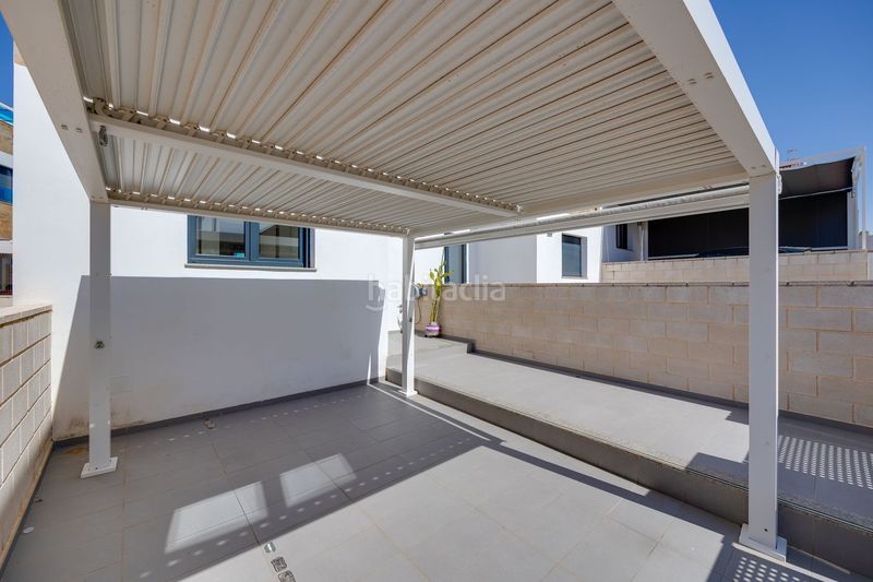 Foto dcb6b17b-25e5-4ac2-a6e9-90d7981b8757. Casa adossada a calle carmen laforet 58 a Bigastro