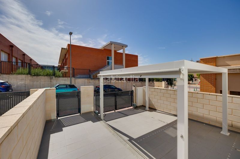 Foto dde95377-fd95-4ae1-a4aa-a3a5f5bb6dd2. Casa adossada a calle carmen laforet 58 a Bigastro