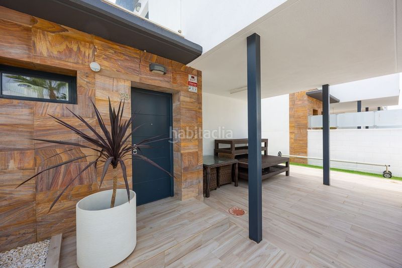 Foto 04cf8199-6f19-41cb-9306-0f32c112bdaf. Chalet en calle cabo de peñas 5 exclusivo chalé independiente, residencial palm beach en Orihuela